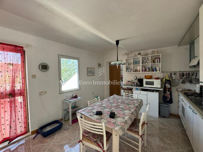 Labin - casa familiare con ampio giardino