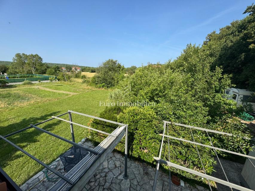 Labin - casa familiare con ampio giardino