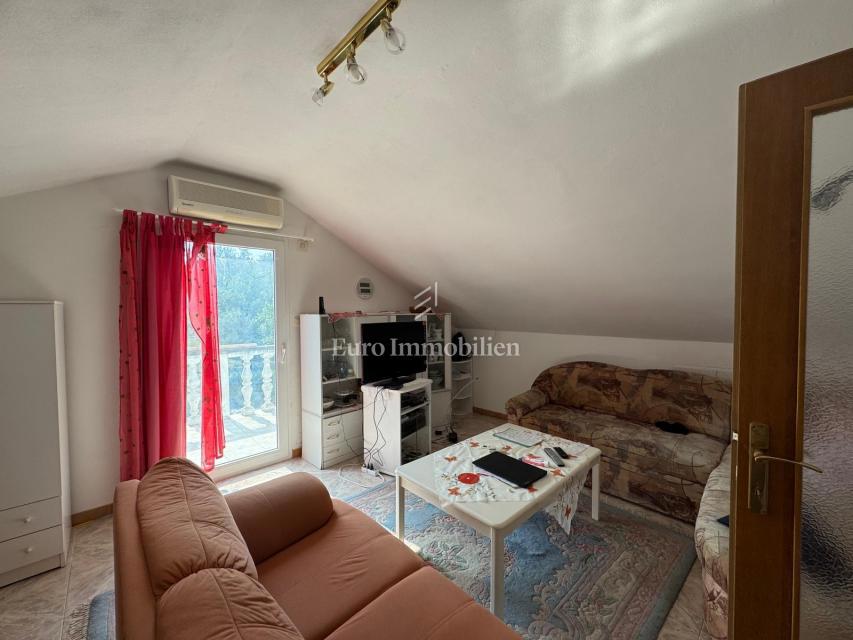 Labin - casa familiare con ampio giardino