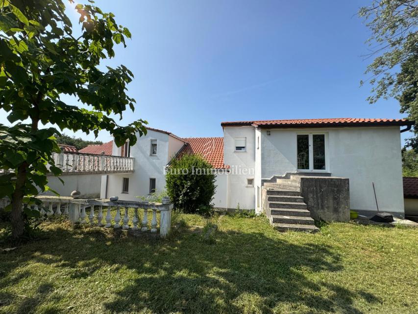 Labin - casa familiare con ampio giardino