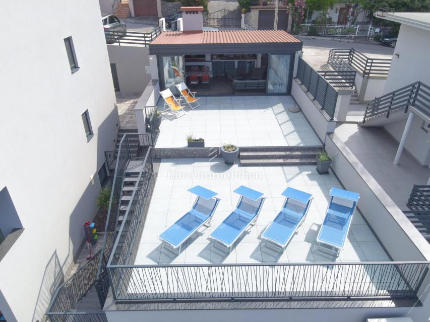 Crikvenica - casa con giardino e terrazza sul tetto
