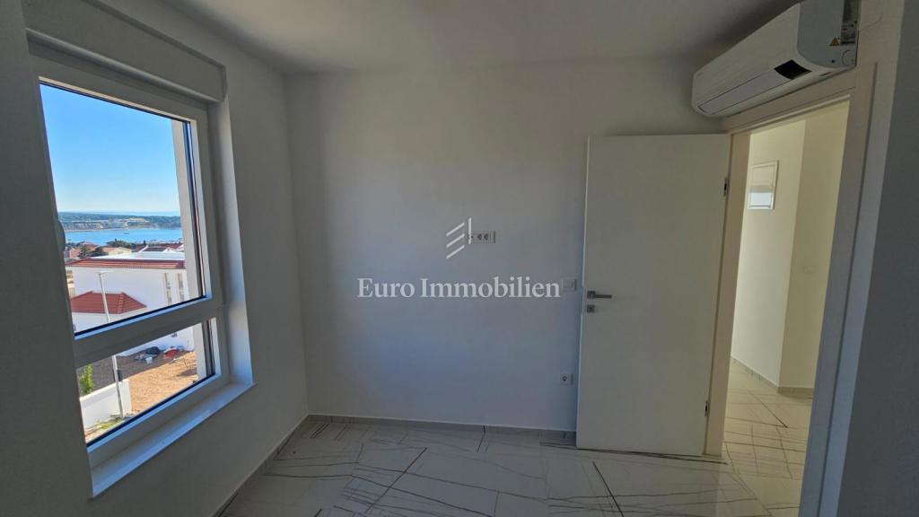 Novalja - nuovo edificio, 2° piano, vista mare