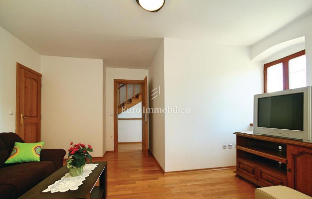 Casa bifamiliare in pietra completamente ristrutturata