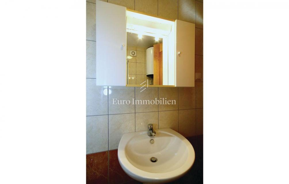 Casa bifamiliare in pietra completamente ristrutturata