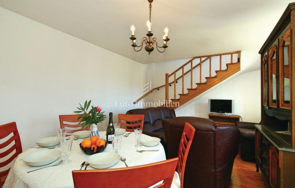 Casa bifamiliare in pietra completamente ristrutturata
