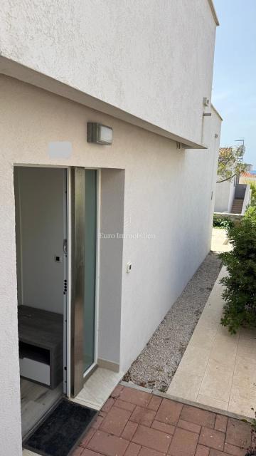 Zara, dintorni - appartamento con due giardini e terrazza