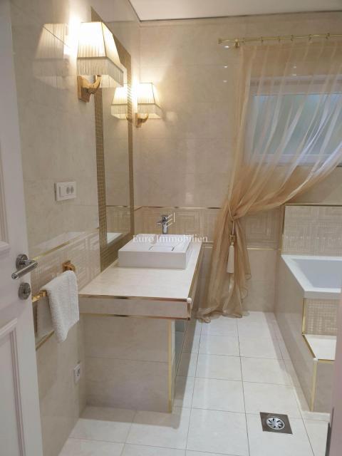 Dramalj,una casa con tre appartamenti in un'ottima posizione