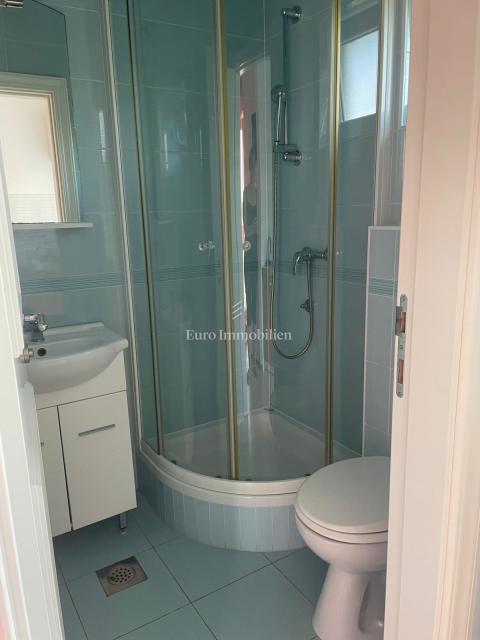 Dramalj,una casa con tre appartamenti in un'ottima posizione