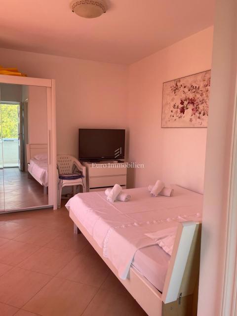 Dramalj,una casa con tre appartamenti in un'ottima posizione