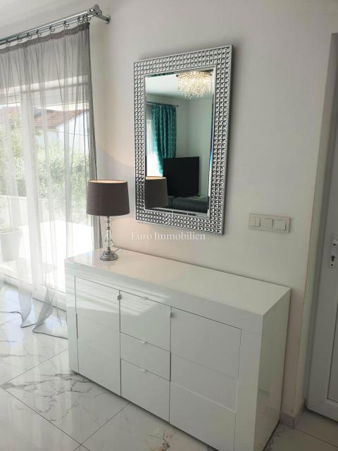 Dramalj,una casa con tre appartamenti in un'ottima posizione