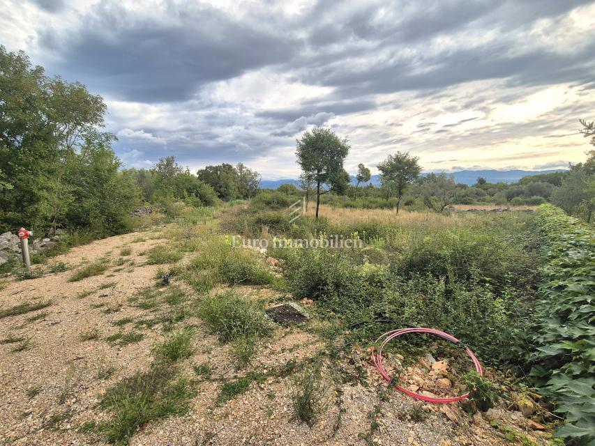 Terreno edificabile in vendita vicino a Dobrinj