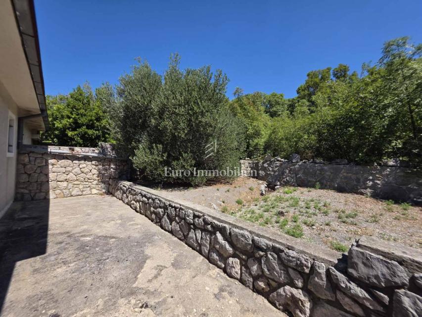 Novi Vinodolski, Smokvica Krmpotska, casa con due appartamenti