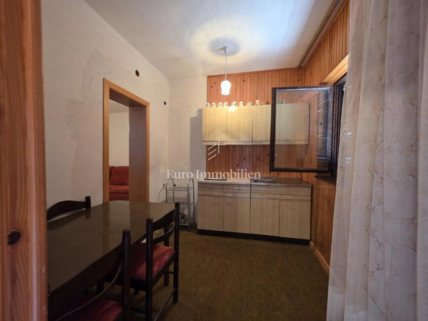 Novi Vinodolski, Smokvica Krmpotska, casa con due appartamenti