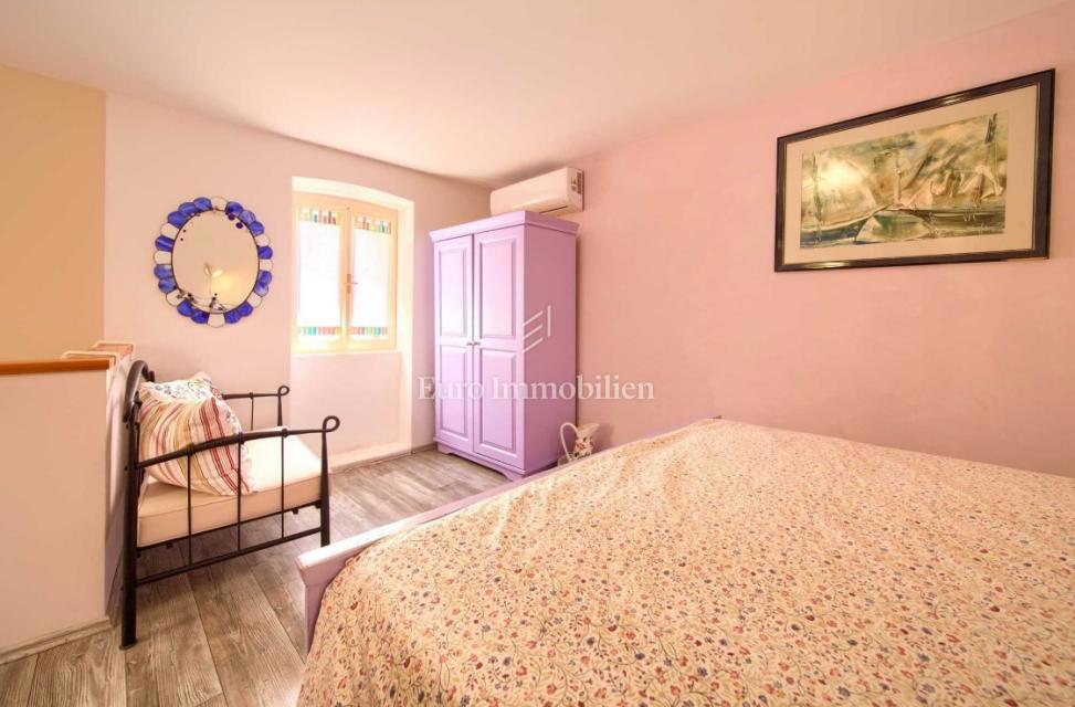 Casa in pietra nel centro storico di Vrbnik