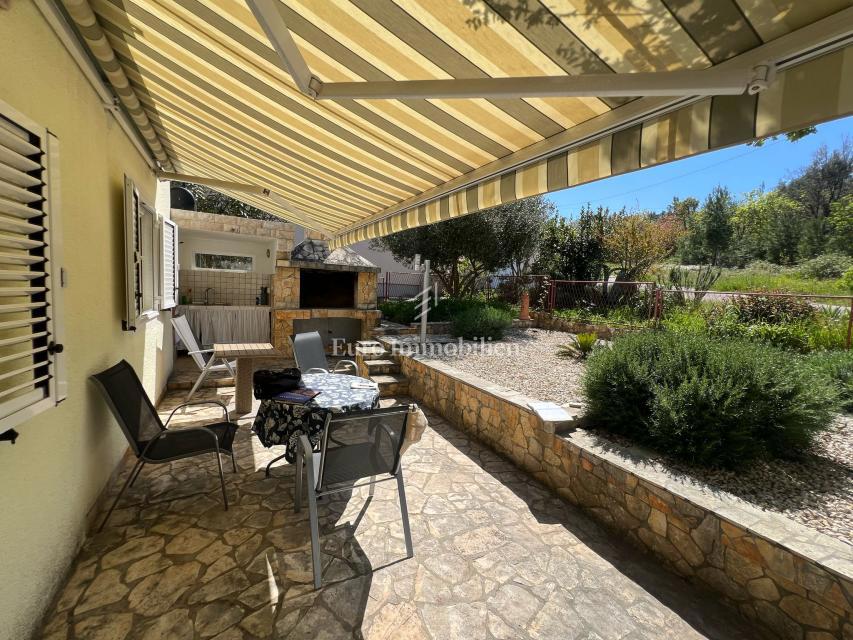 Donji Karin - casa con vista sul mare aperto