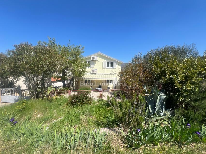 Donji Karin - casa con vista sul mare aperto