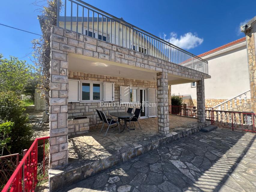 Donji Karin - casa con vista sul mare aperto