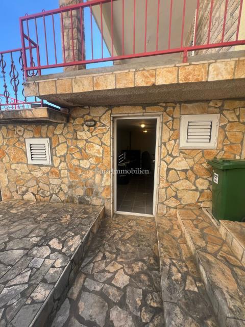 Donji Karin - casa con vista sul mare aperto