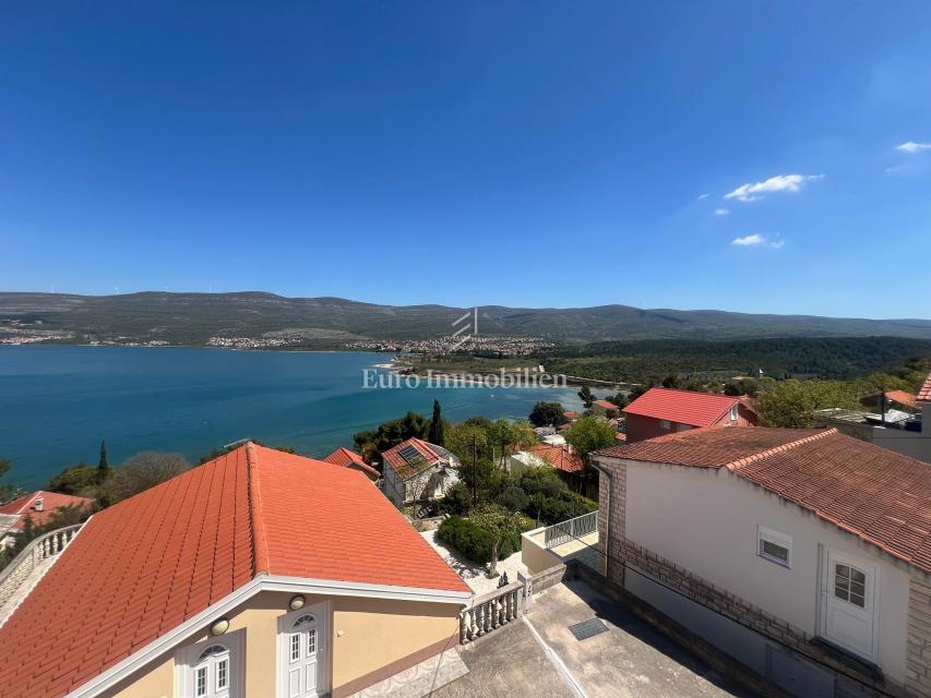 Donji Karin - casa con vista sul mare aperto