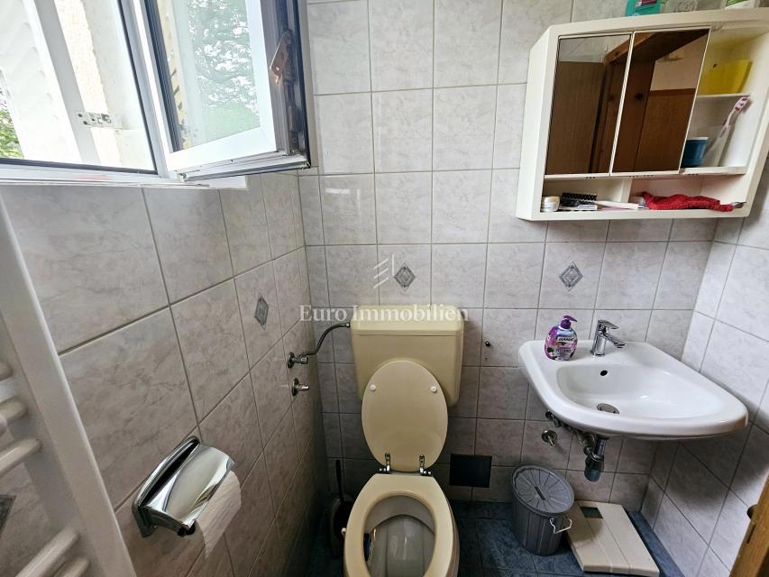 Casa con tre appartamenti, vista mare - Malinska