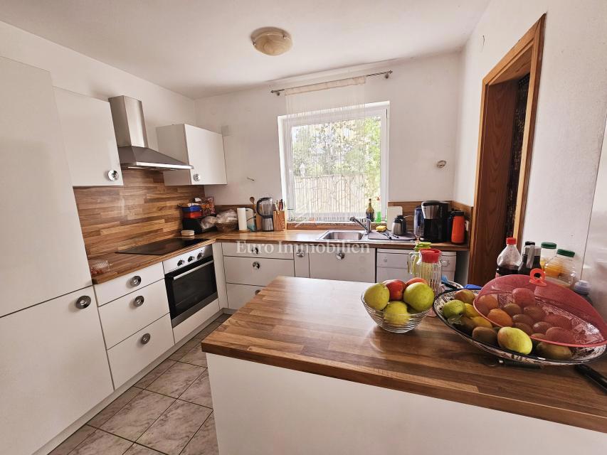 Casa con tre appartamenti, vista mare - Malinska