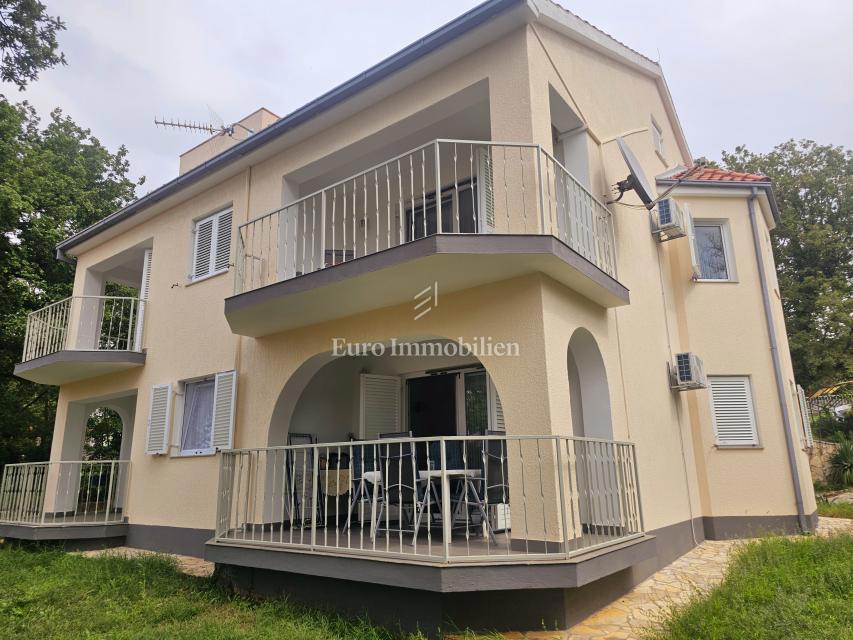 Casa con tre appartamenti, vista mare - Malinska