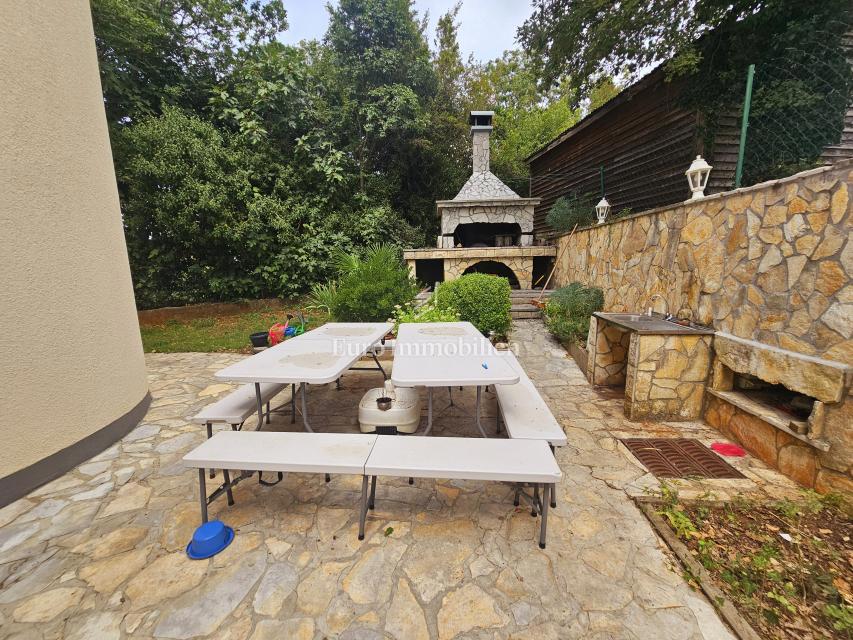 Casa con tre appartamenti, vista mare - Malinska