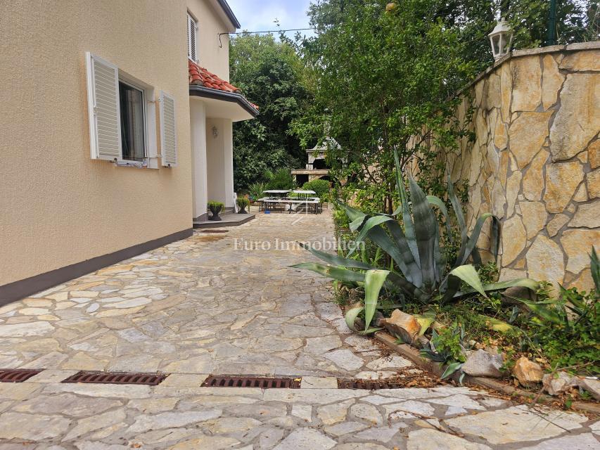 Casa con tre appartamenti, vista mare - Malinska