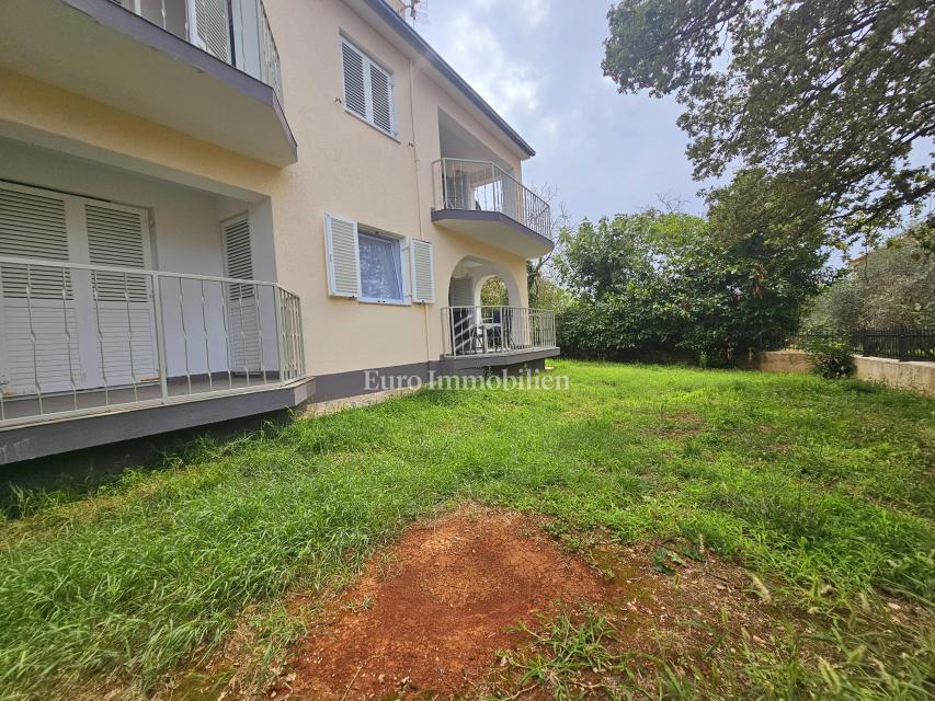 Casa con tre appartamenti, vista mare - Malinska