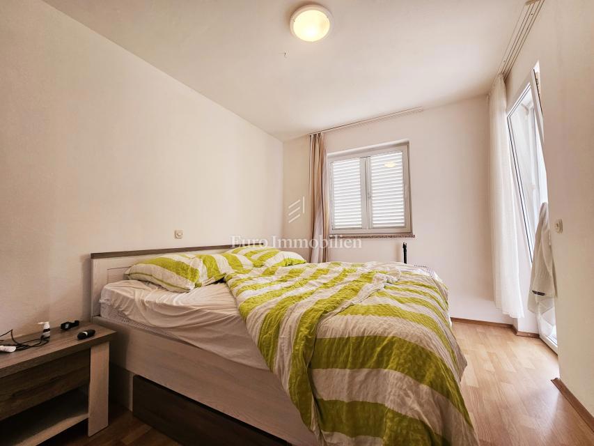 Casa con tre appartamenti, vista mare - Malinska