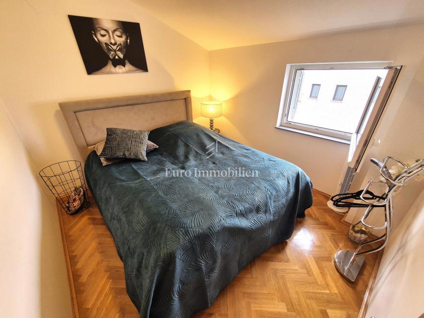 Intero piano con vista mare aperta - Malinska