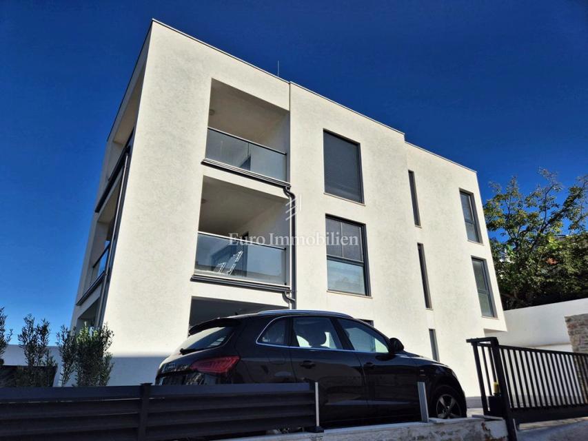 Tisno – Appartamento al secondo piano con vista mare