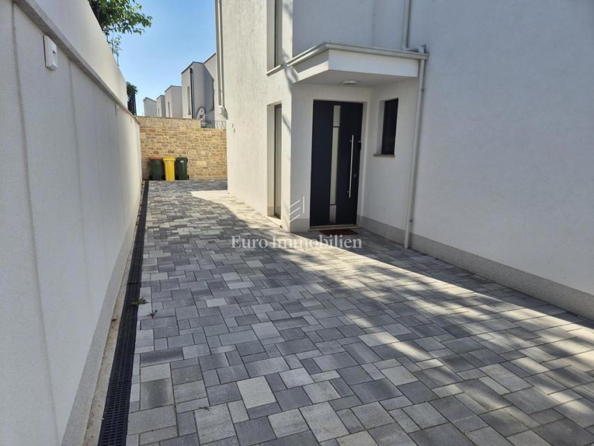 Tisno – Appartamento al secondo piano con vista mare