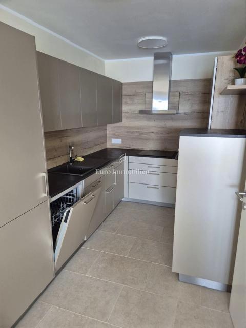 Tisno – Appartamento al secondo piano con vista mare