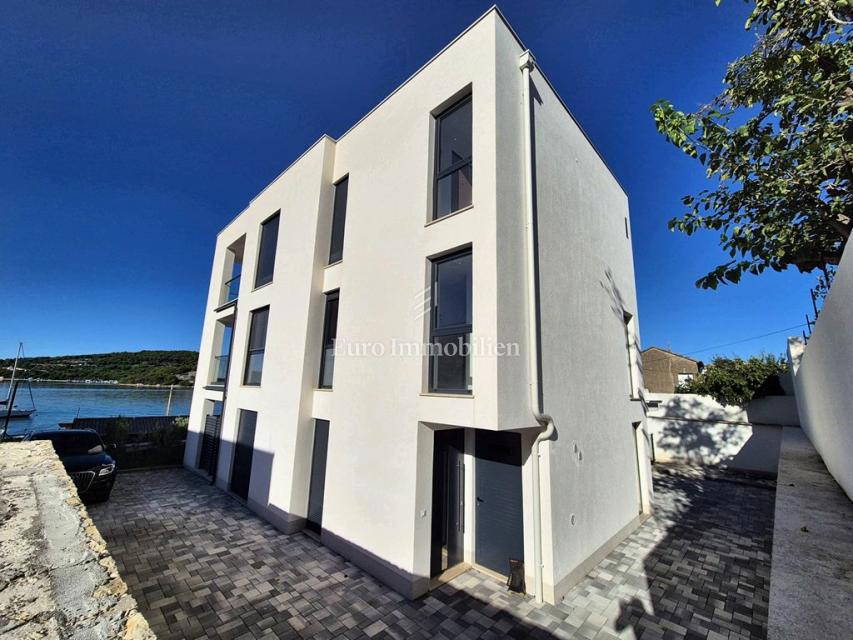 Tisno – Appartamento al secondo piano con vista mare