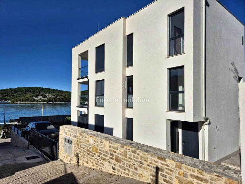 Tisno – Appartamento al secondo piano con vista mare