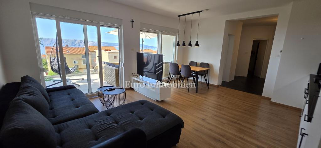 Povile, Appartamento ristrutturato con 2 posti auto