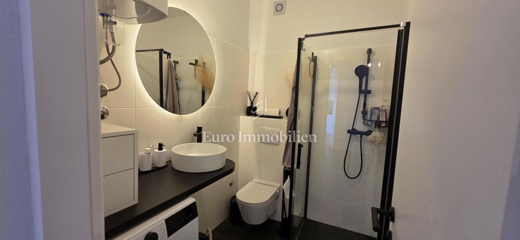 Povile, Appartamento ristrutturato con 2 posti auto