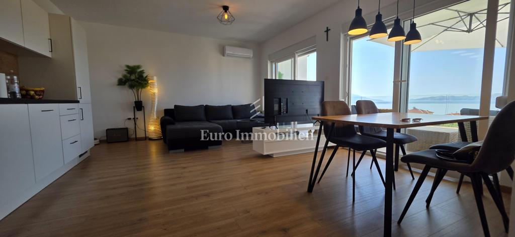 Povile, Appartamento ristrutturato con 2 posti auto