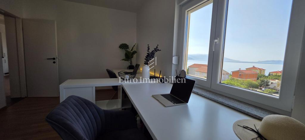 Povile, Appartamento ristrutturato con 2 posti auto