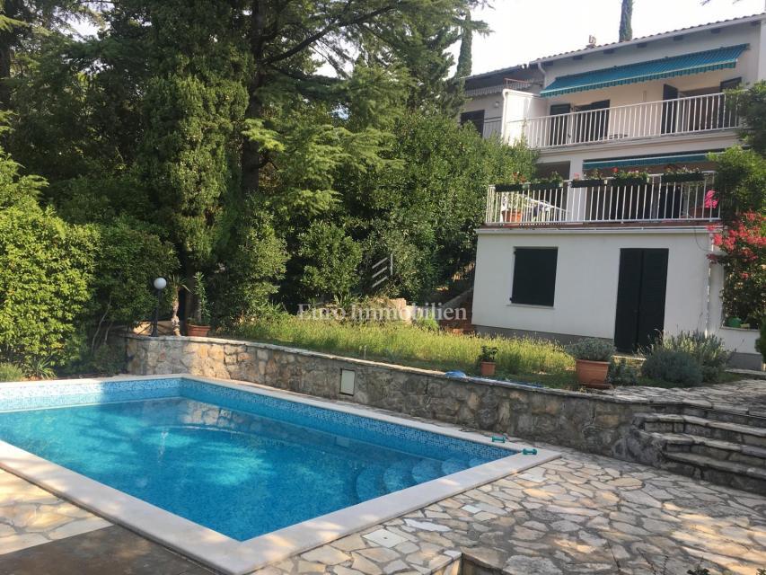 Splendida Casa Familiare dallo Stile Autentico