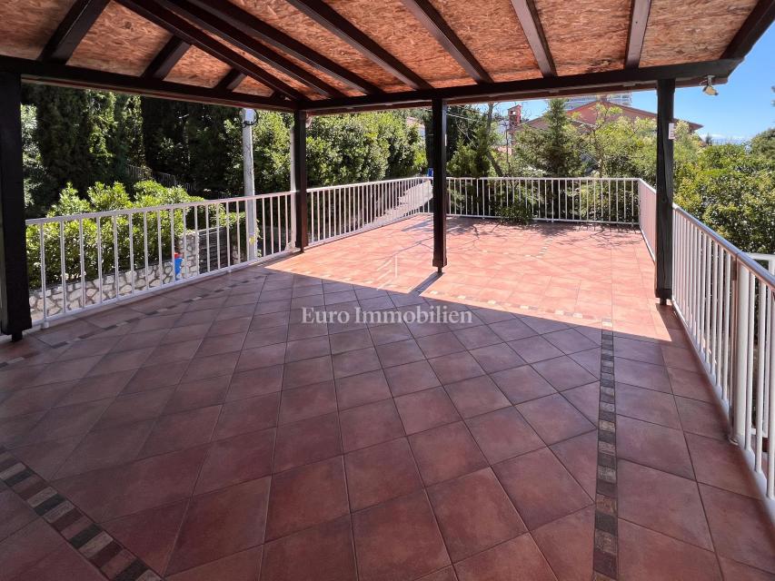 Splendida Casa Familiare dallo Stile Autentico