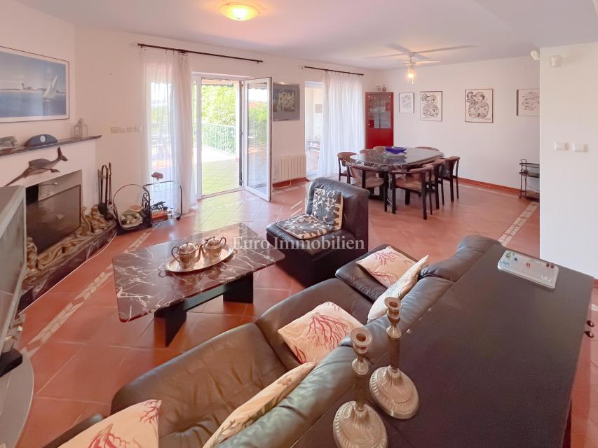 Splendida Casa Familiare dallo Stile Autentico