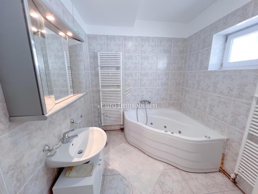 Splendida Casa Familiare dallo Stile Autentico