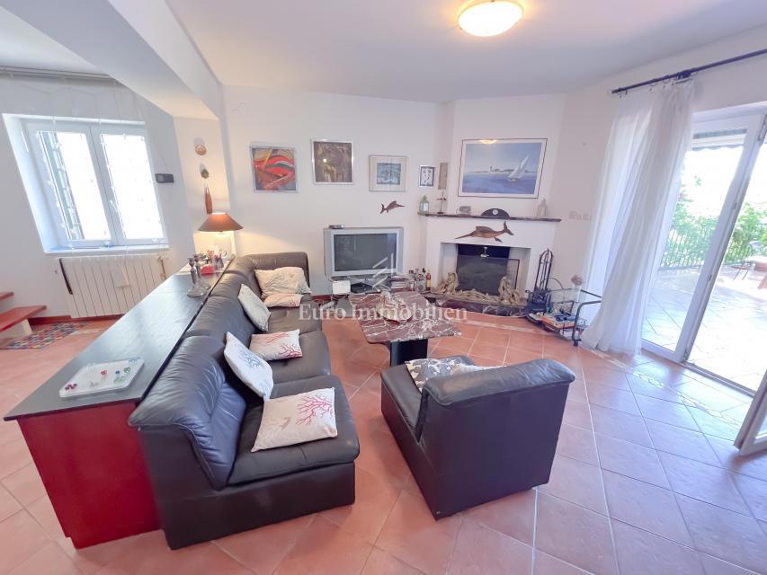 Splendida Casa Familiare dallo Stile Autentico