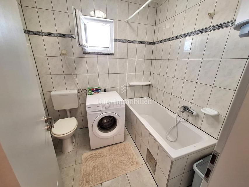 Città di Krk, Appartamento con terrazza a 300 m dal mare