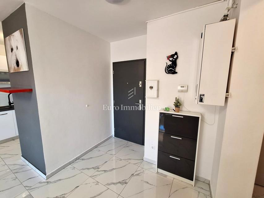 Città di Krk, Appartamento con terrazza a 300 m dal mare