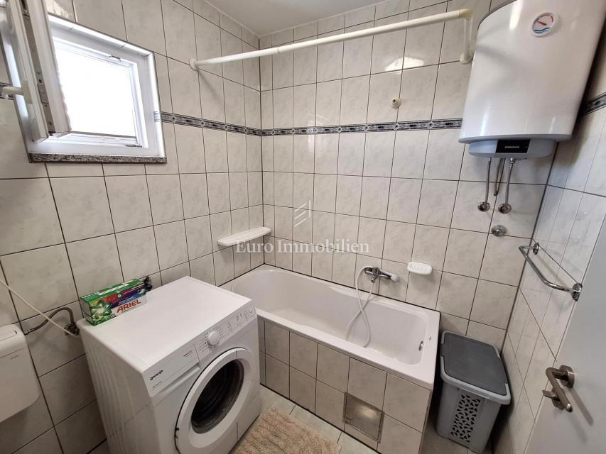 Città di Krk, Appartamento con terrazza a 300 m dal mare