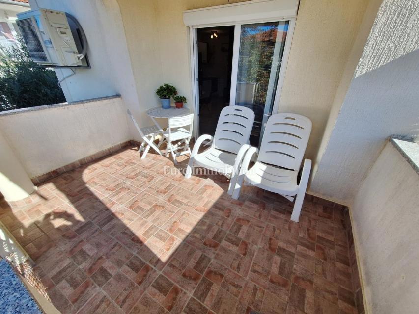 Città di Krk, Appartamento con terrazza a 300 m dal mare