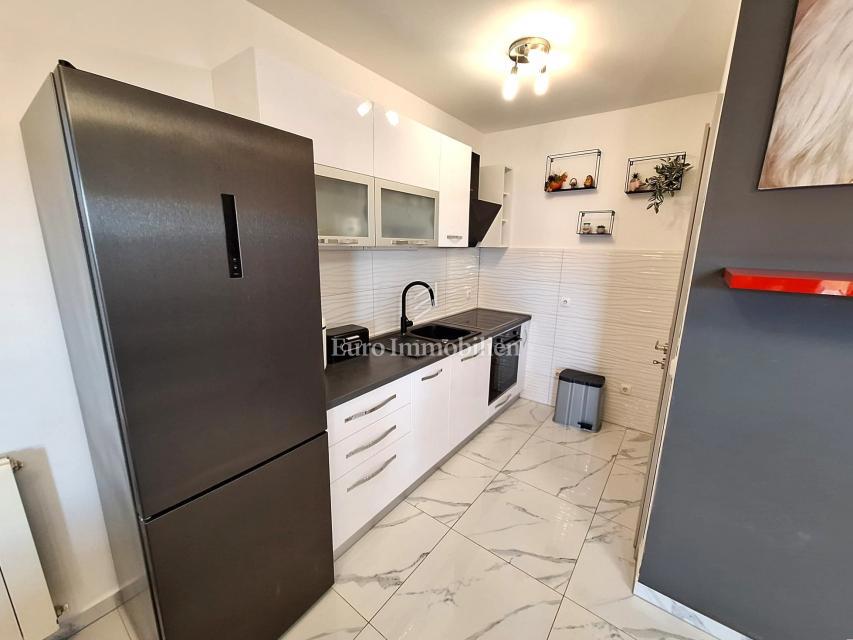 Città di Krk, Appartamento con terrazza a 300 m dal mare